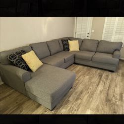 Sectional (4 Pieces)