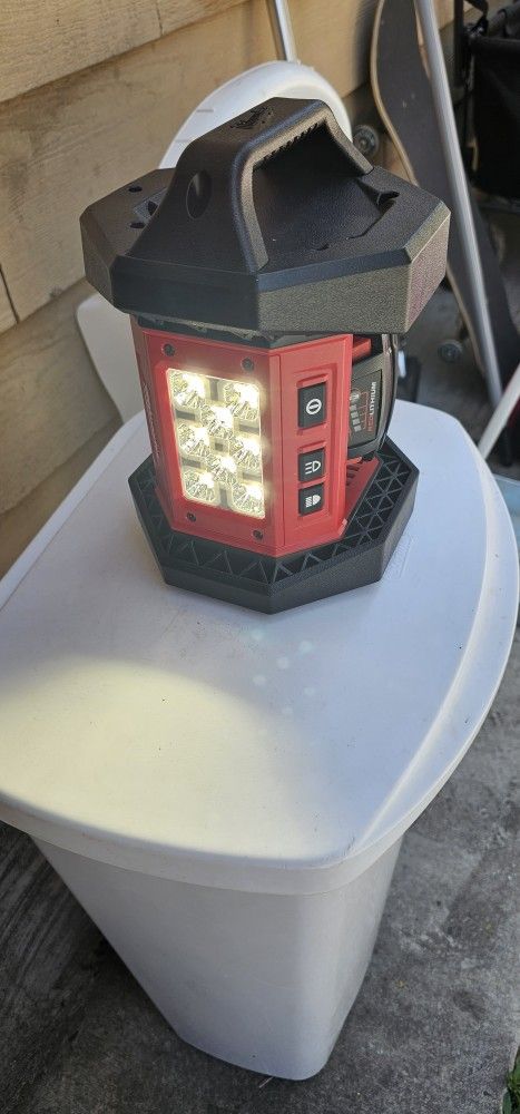 Milwaukee Flashlight