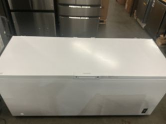 Frigidaire FFCL2042AW Chest Freezer (Open Box / Scratch & Dent)