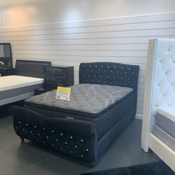 MODERN NEW BLACK QUEEN BED ON SALE ONLY $499. KING BED $599, IN STOCK SAME DAY DELIVERY 🚚 FINANCING AVAILABLE 