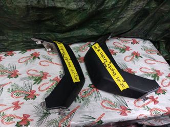 2022-24 Toyota Tundra L&R front face bar trim