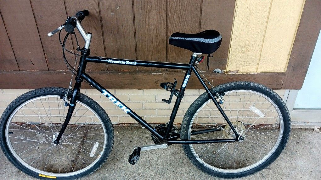 TREK 820