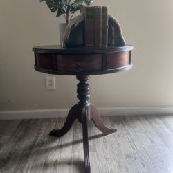 Vintage/Antique round drum table 