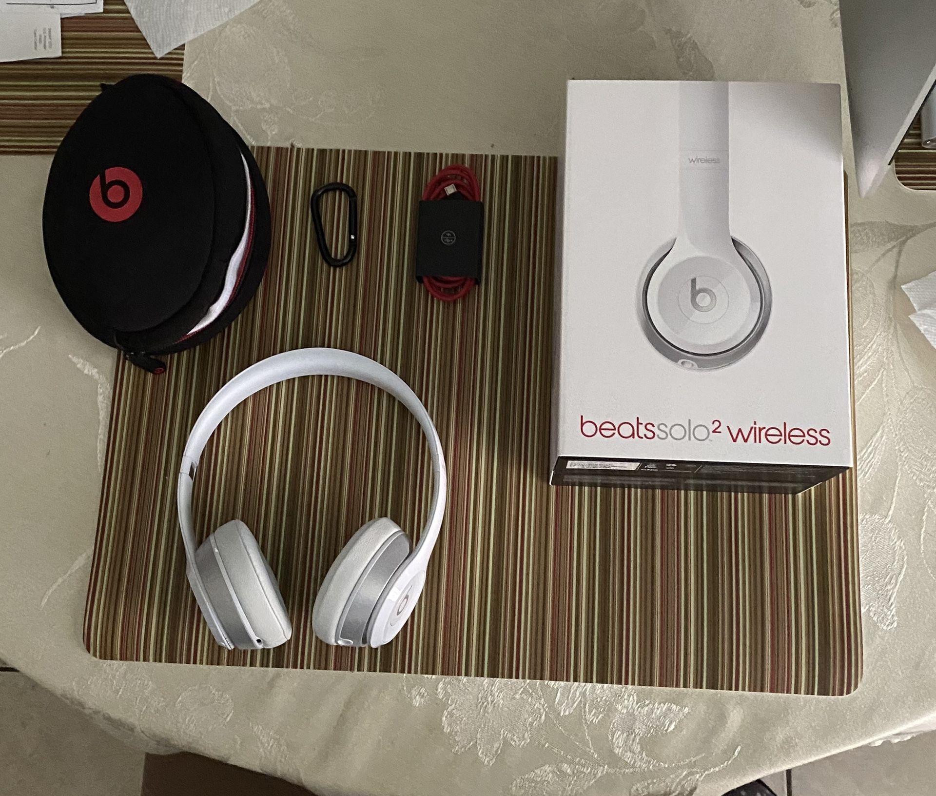 Beats Solo 2 wireless USED