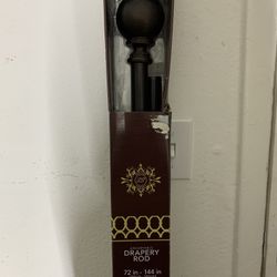 Adjustable Drapery Rod With Clip Rings 