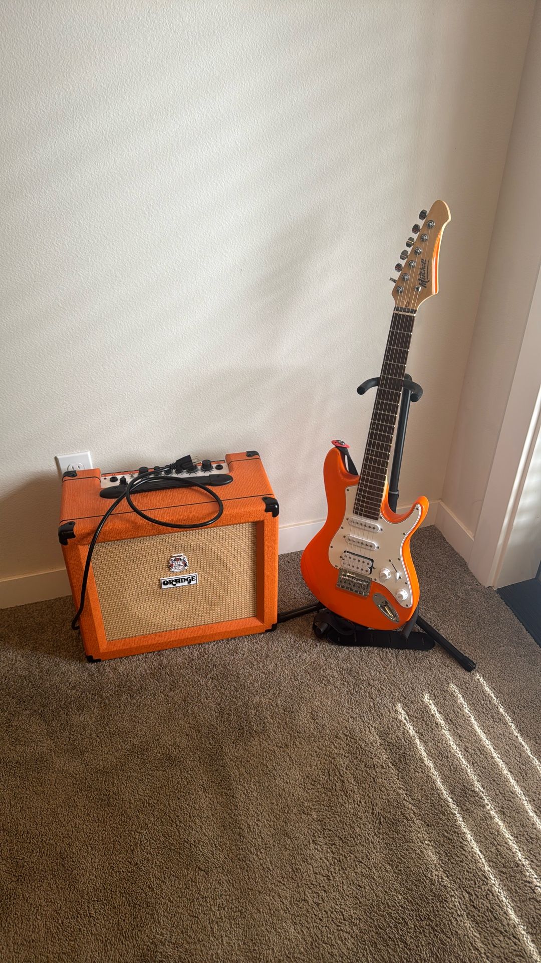 Vintage Orange Crush 35RT 35-Watt combo Guitar Amp With Vintage Mitchell HD 400 Hard Rock Double Cutaway Electric Guitar Bundle with cord for Amp