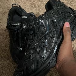 black balenciaga runners