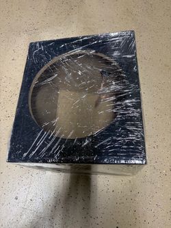 Metra 12” sealed subwoofer box