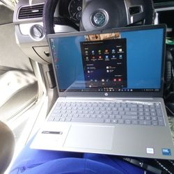In Core 7 Intel HP Laptop 