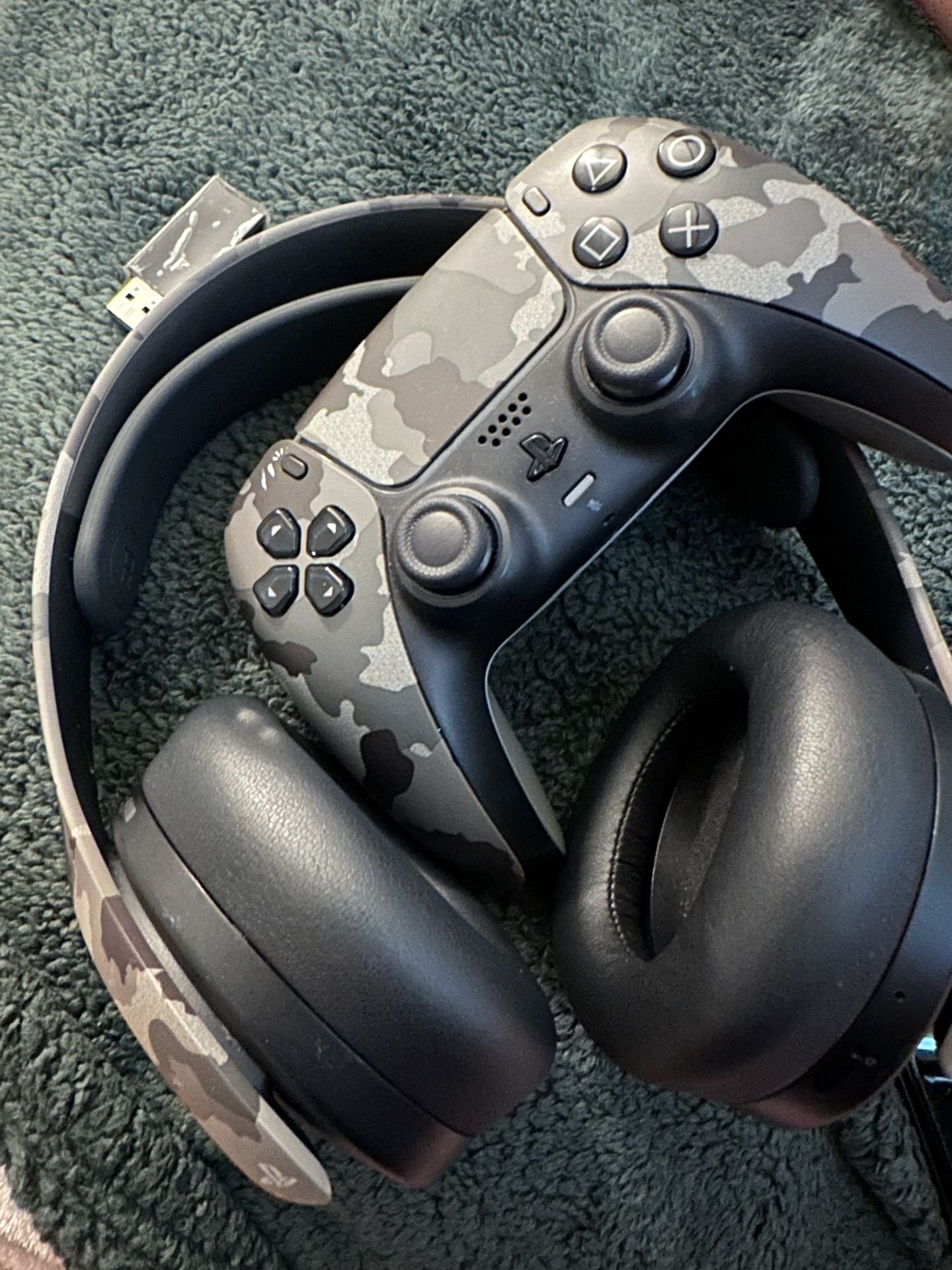 Ps5 Controller And Headphones