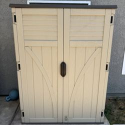 Suncast Plastic Shed 