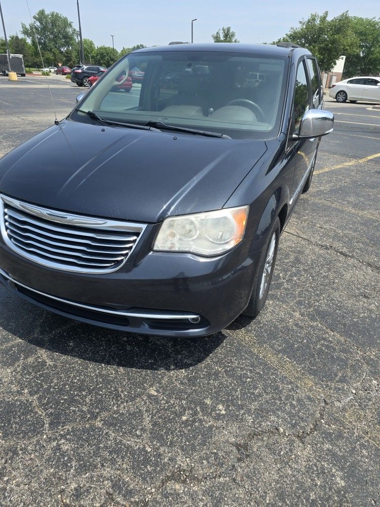 2013 Chrysler Town & Country