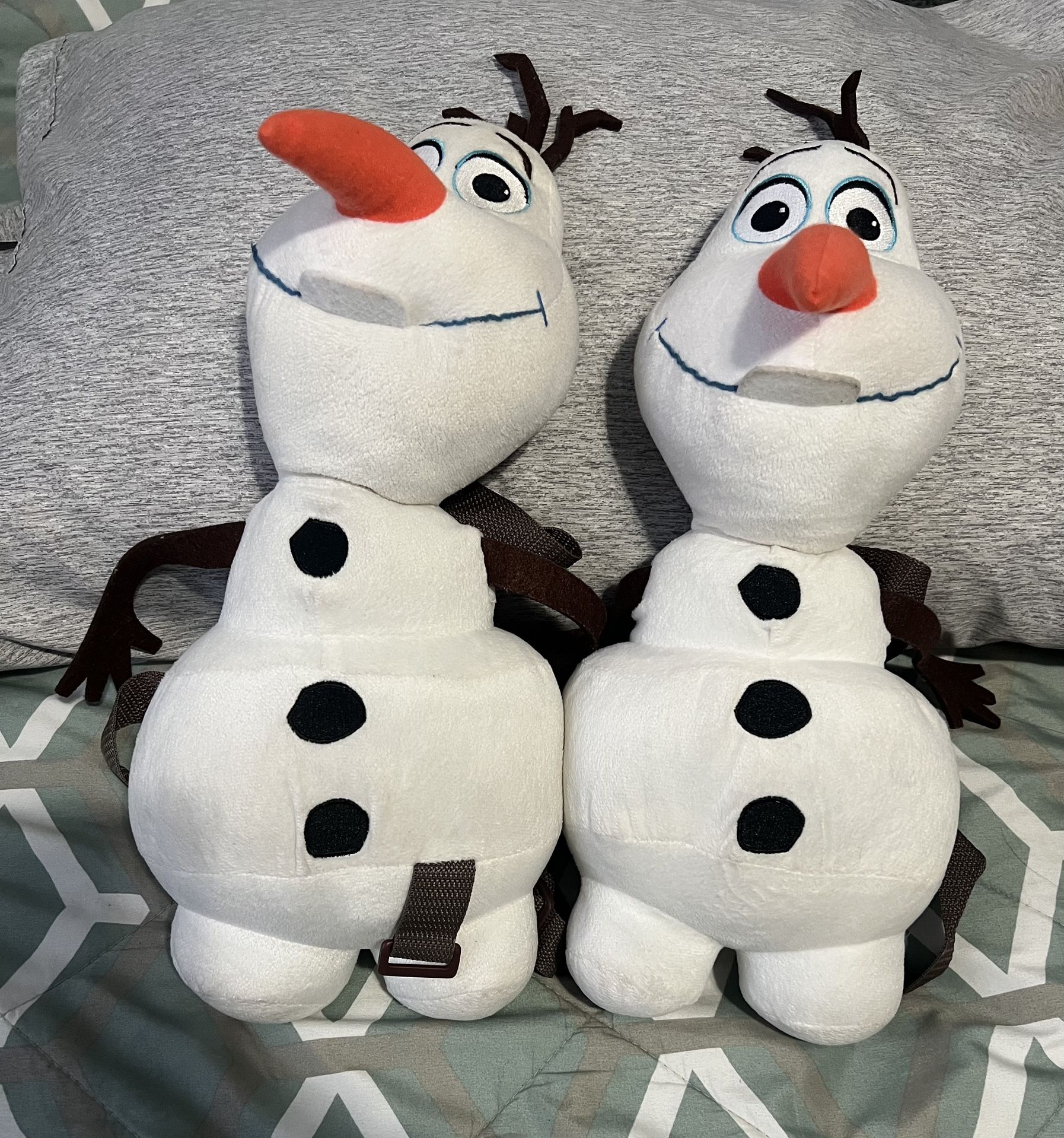 Disney Frozen Olaf Snowman Plush Doll Backpack, adjustable straps 18"