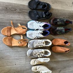 Multiple shoes 