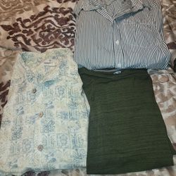 💞USED 3  MENS SHIRTS. SZ XL  BLUE STRIPED AND THE GREEN ONE NEVER WORN.  THE OTHER HAS BEEN WORN BUT GREAT SHAPE.  NO HOLES OR TEARS