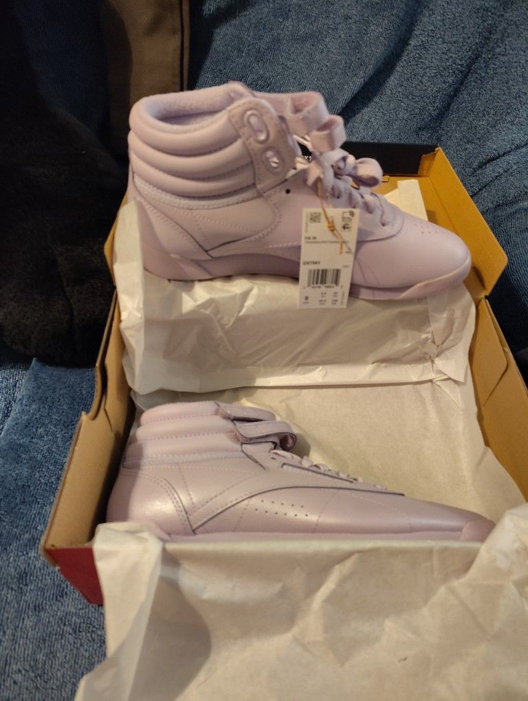 Reebok Aka (54.11)