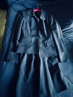 Anne Klein 2-Piece Skirt Suit Set (Size 2)