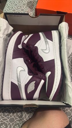 Air Jordan 1 Mid Sneakers size 7