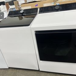 LG 5.5 cu.ft. Mega Capacity Smart wi-fi Enabled Top Load Washer & 7.3 cu. ft. Ultra Large Capacity Gas Dryer