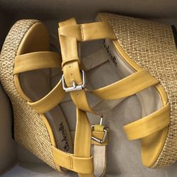 Size 4.5 W High Heel Wedges 