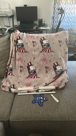 Peanuts velvet loft throw