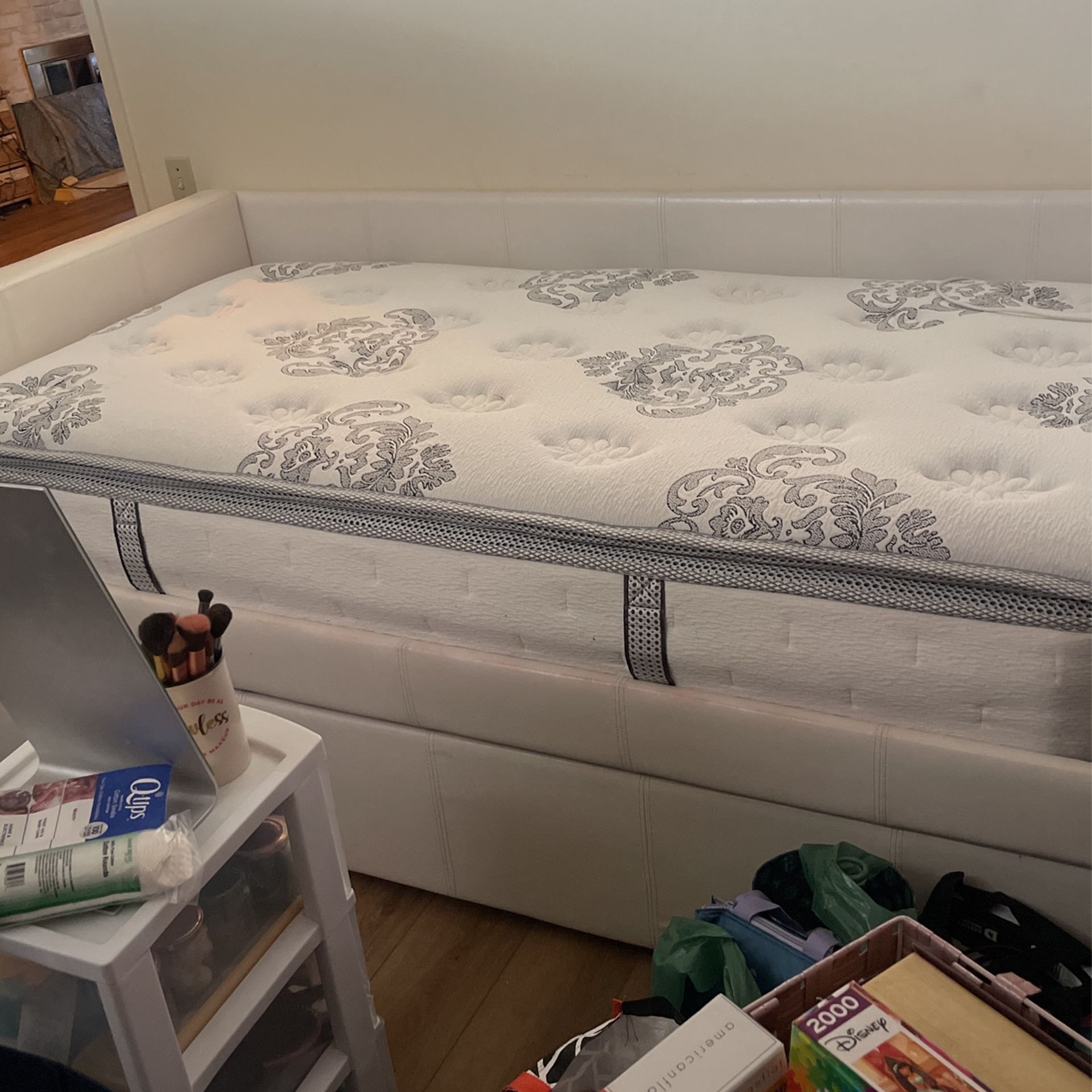 Twin Bed With Extra Trundle Bed