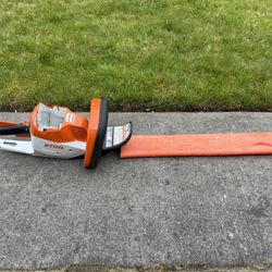 Stihl HSA 56 battery-powered hedge trimmer