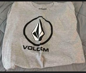 Men’s Volcom shirt size XL brand new