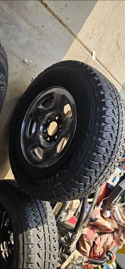 Tires and rims P265/70R17