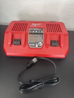 Milwaukee Double Rapid Charger 