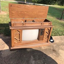 1980 model TV and radio
