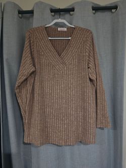 Belaroi Ribbed V-Neck Knit Sweater