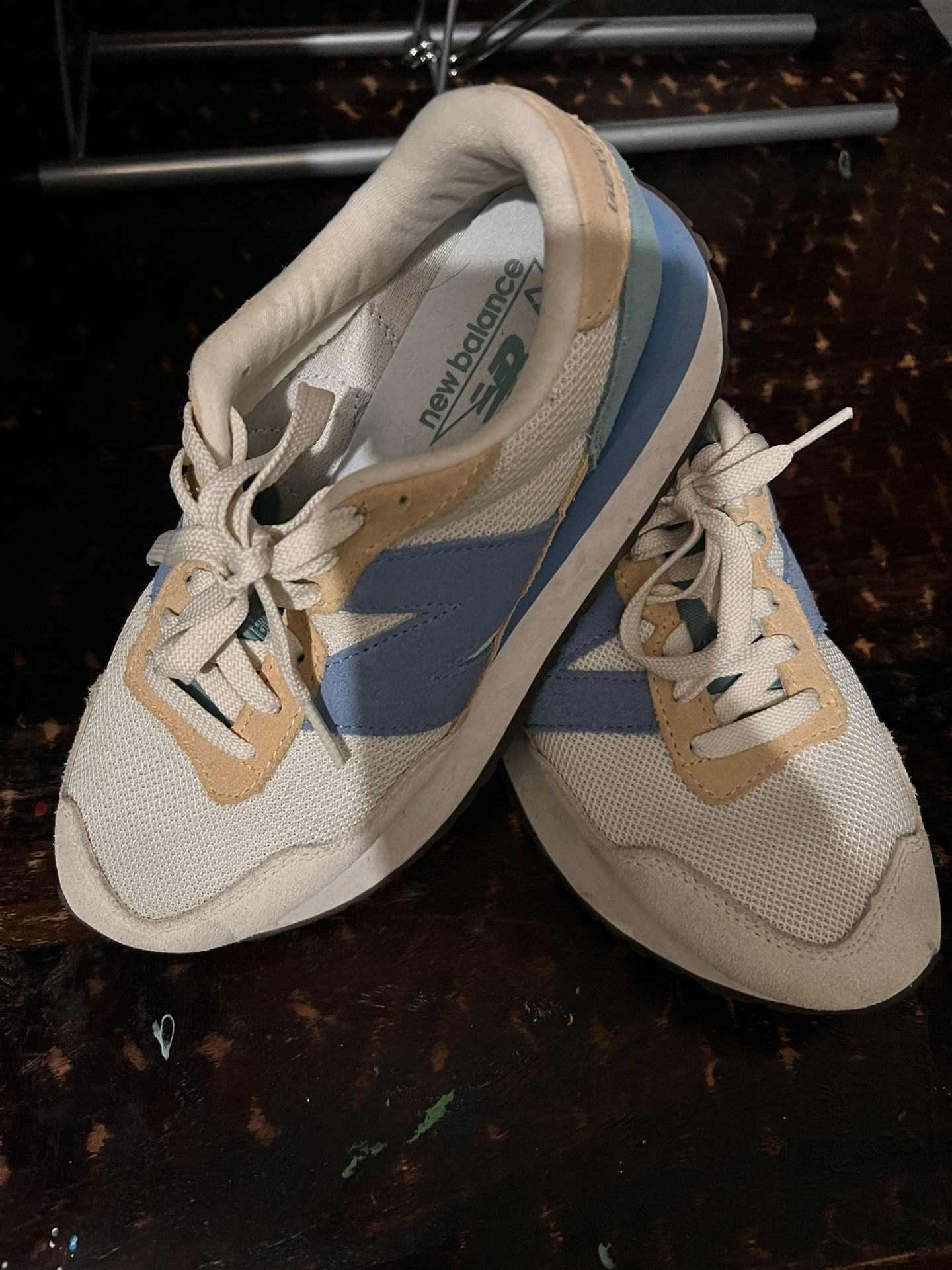 Women New Balance237 Size 8