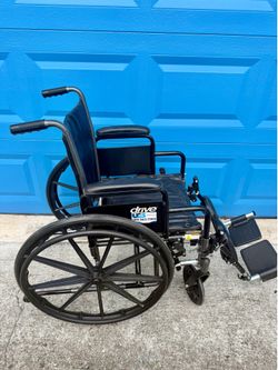 Drive Medical Manual Wheelchair