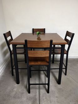 High Table 4 Chairs (Excellent Condition)