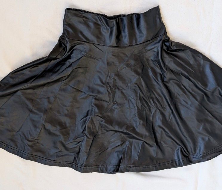 New Girls Zenana Med 22-24, length 19.5 Full Black Fake Leather Skirt, Elastic Rear Style PS-15042BA 100% Polyurethane Exterior. Circle, Skater. East 
