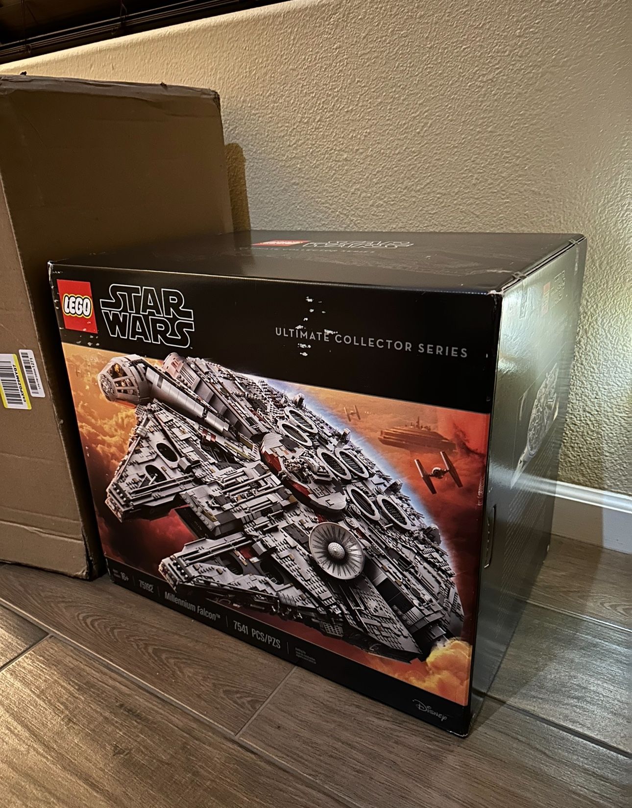 Lego UCS Millenium Falcon (75192)