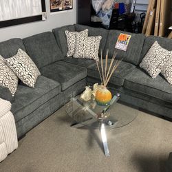 Lovely Sectional! $1,099! Easy Financing! 📦✨ 