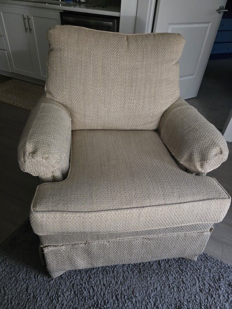 Ethan Allen Swivel Chair
