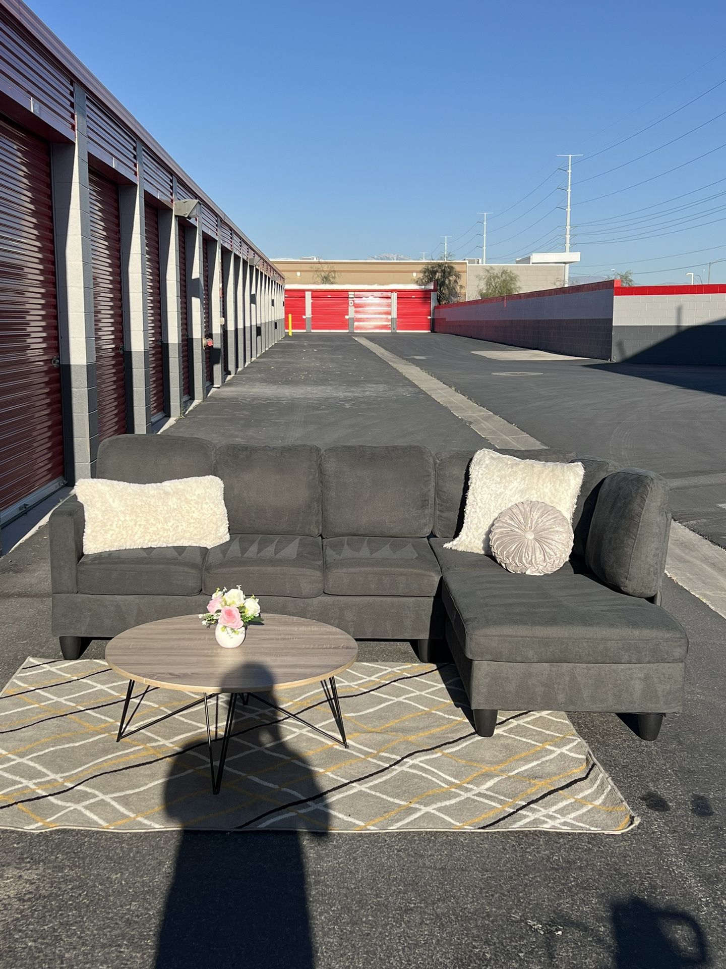 Gray Sectional Couch Sofa 🌟 Free Delivery!🚚💨