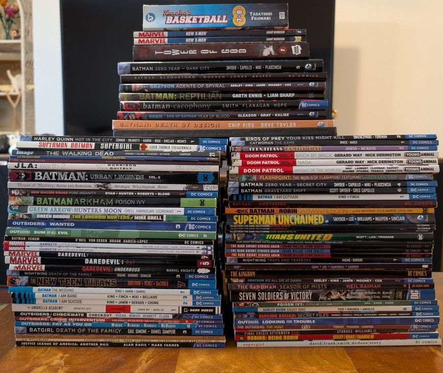 Graphic Novels / Comics Mostly $5 or $10 each | DC, Marvel, Image