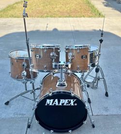 Mapex Mars Series Drum Set with Hardware. Small fusion sizes. 10" 12" 14" toms, 20" bass drum and 14" snare