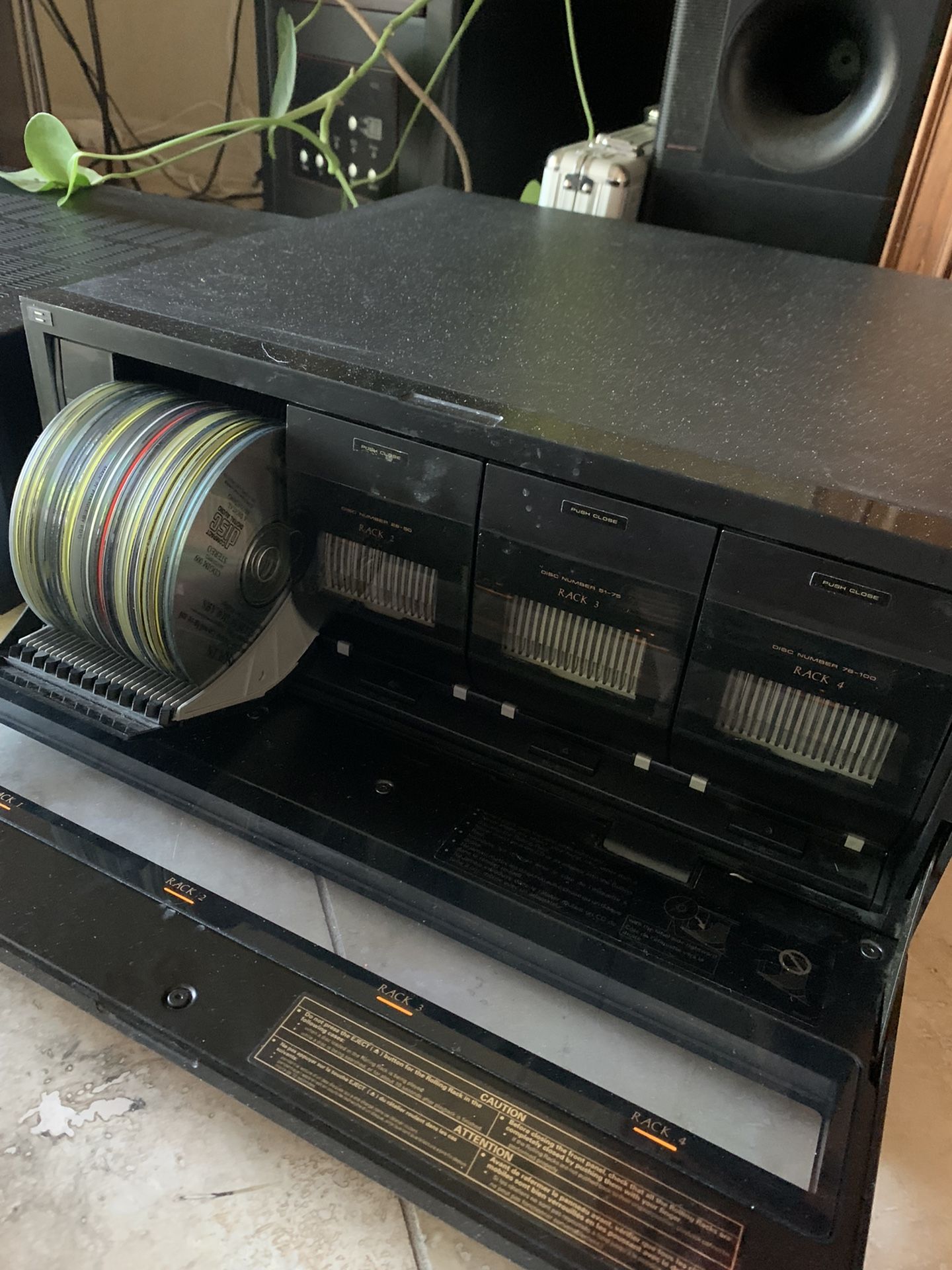 CD Changer Player, 100 CDs