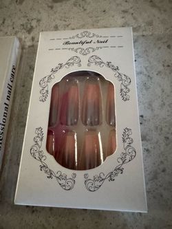 Press on nails