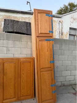 7 Oak kitchen wall cabinets