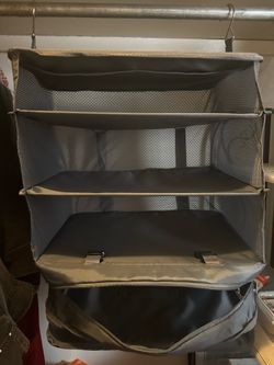 Hanging travel organizer