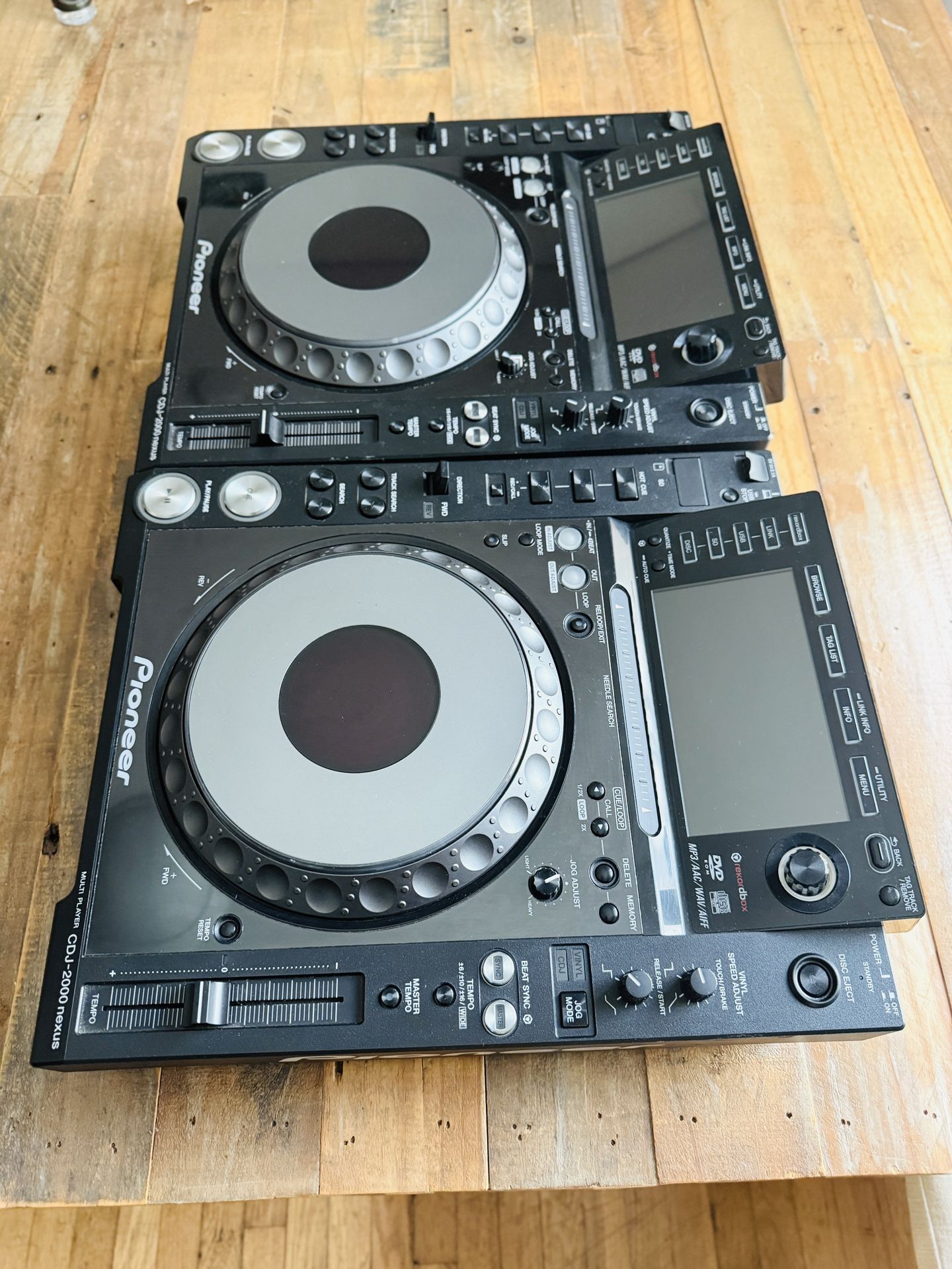 Selling 2 Pioneer CDJ-2000 Nexus w Travel Cases