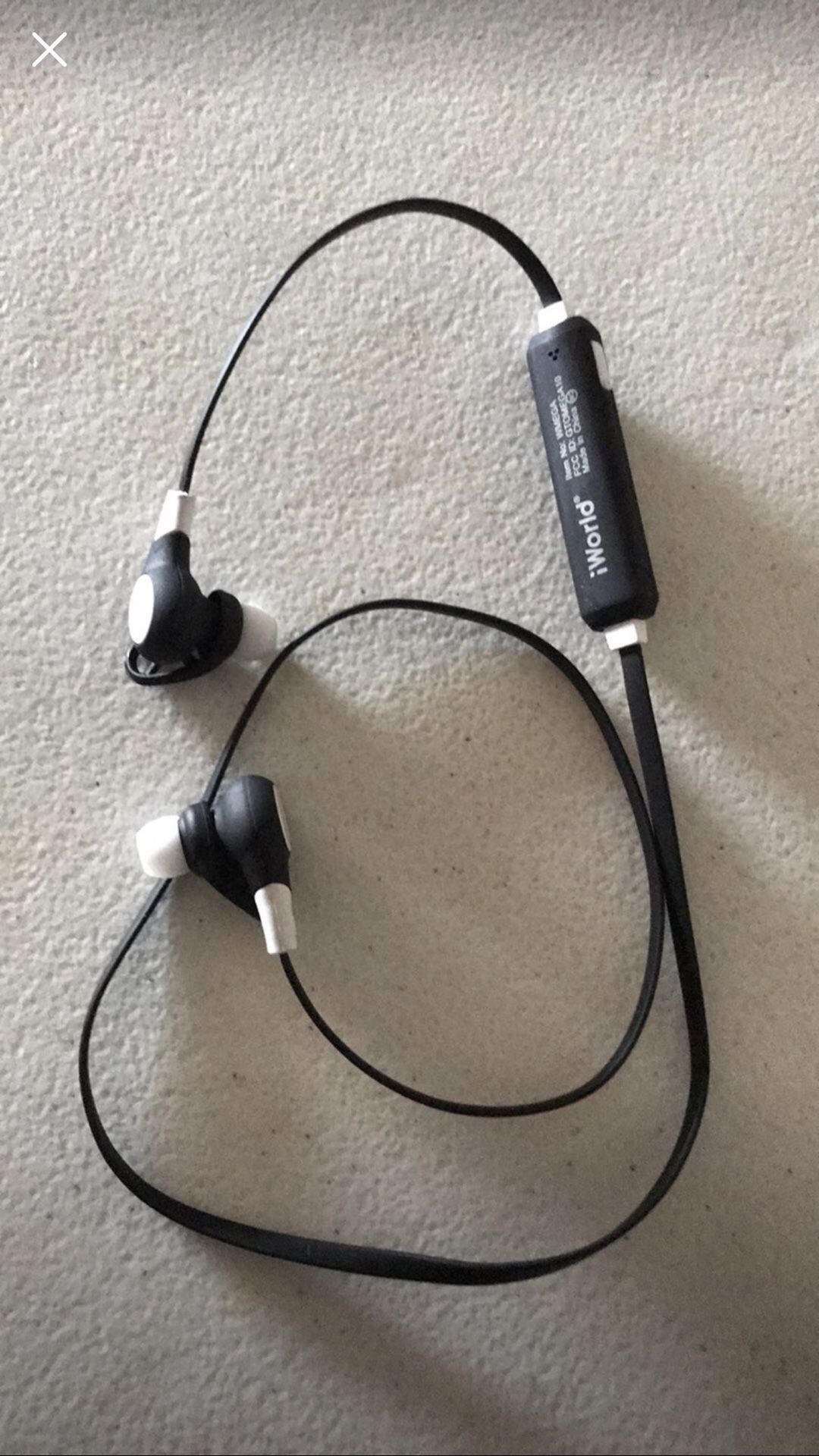Headphones Bluetooth, only pick up,used”
