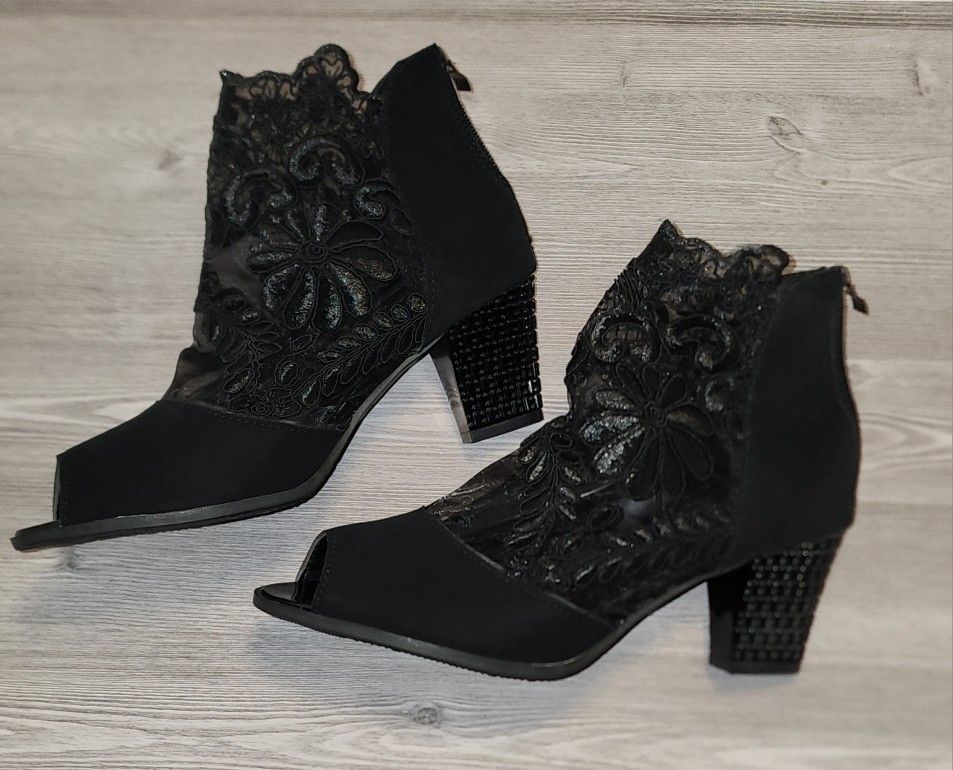 NWOT - Floral Sheer Peep-Toe Booties Women's Shoe Size 8.5