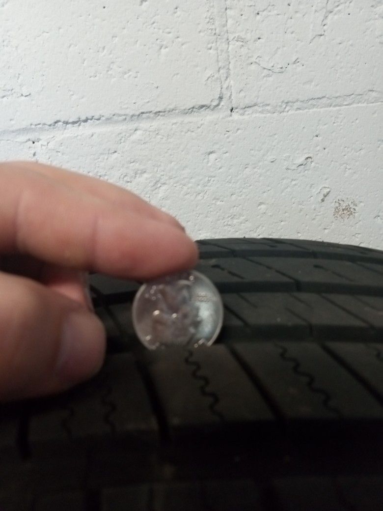 Kumho 215/55Z/R17 USED